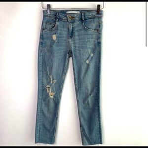 ZARA Light Wash Raw Hem Skinny Jeans #GG09